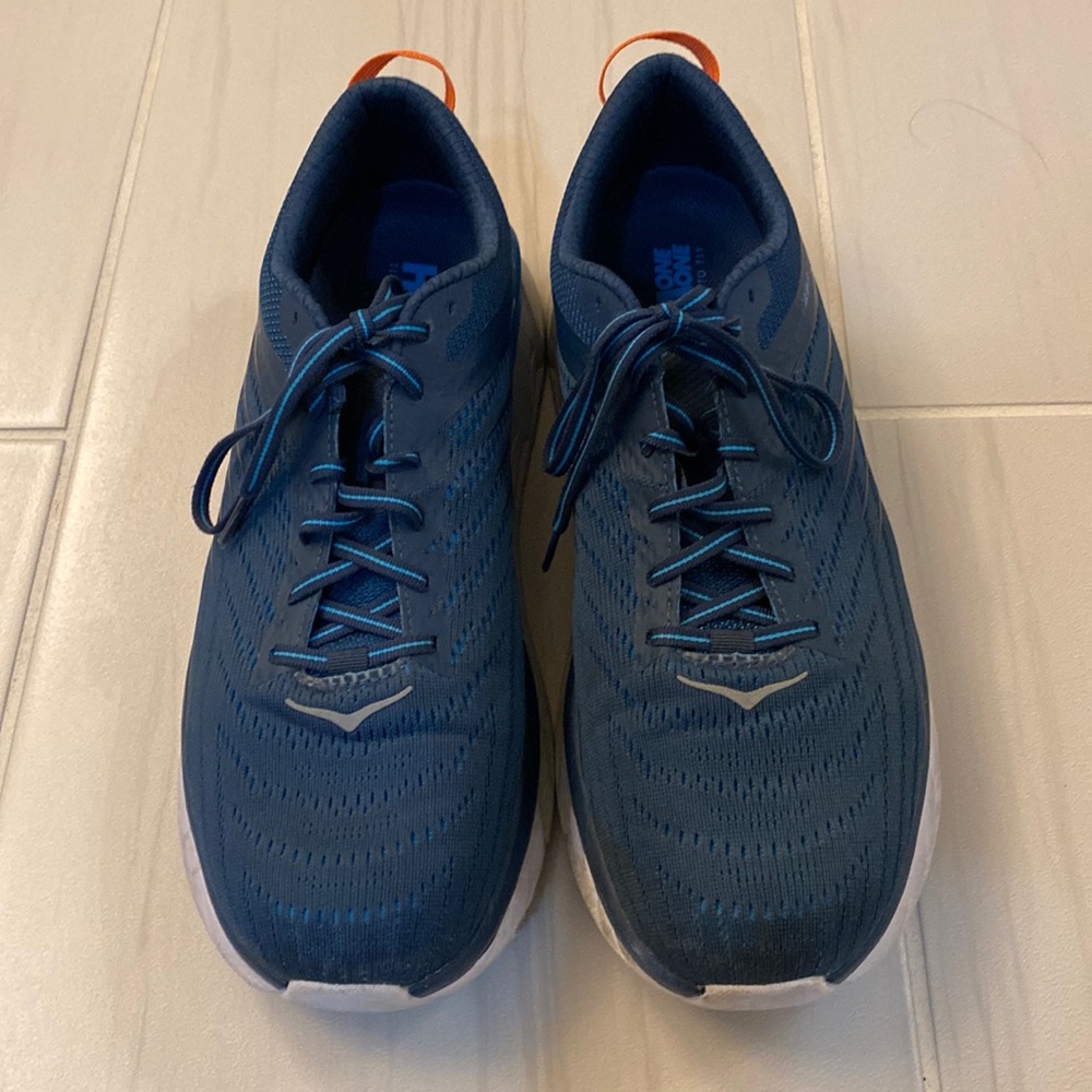 Hoka one one Arahi 4 sneakers. Gently used, great condition